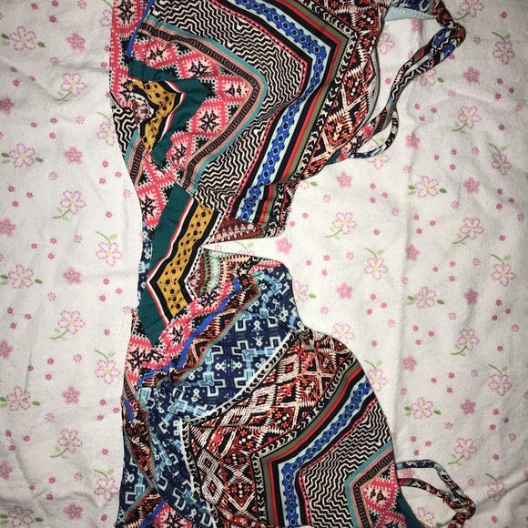 Bikini - Picture 5 of 7